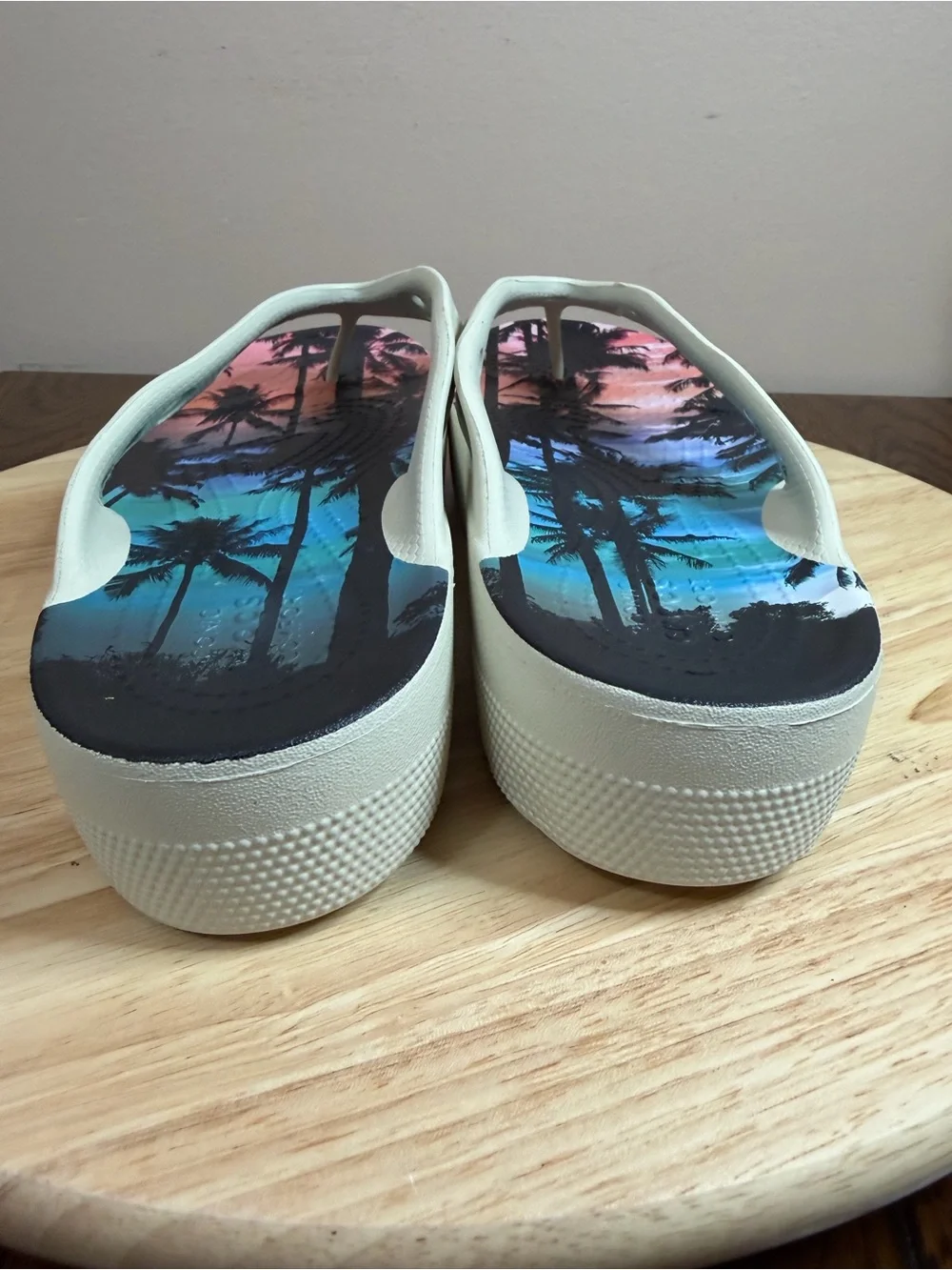 Crocs women’s Platform Retro Resort Platform sandals